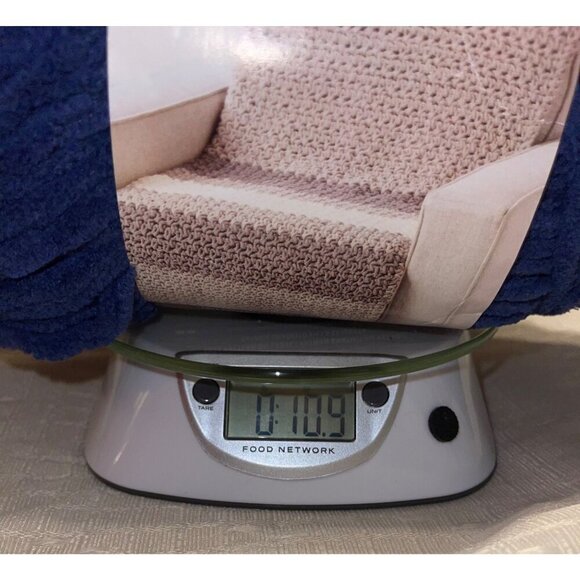 2 Skeins Bernat Blanket Super Bulky Wt Yarn Color Twilight Dye Lot 2023-12-67 - Picture 6 of 10